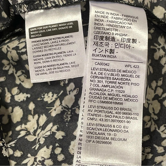 LEVI'S Long Sleeve Yvie Statement Blouse in Odessa Floral Black Agate - Picture 8 of 9